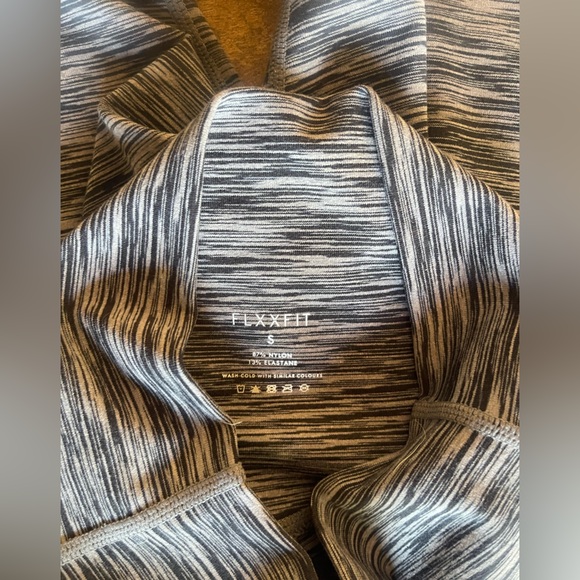 FLXXFIT leggings - Picture 2 of 2